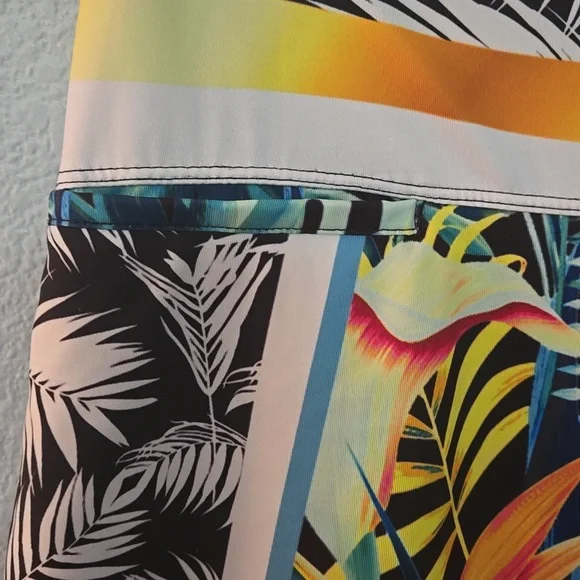 LUCKY IN LOVE Womens Bali Stripe Golf Skort sz Large (12) Multi Tropical Color - Picture 4 of 7